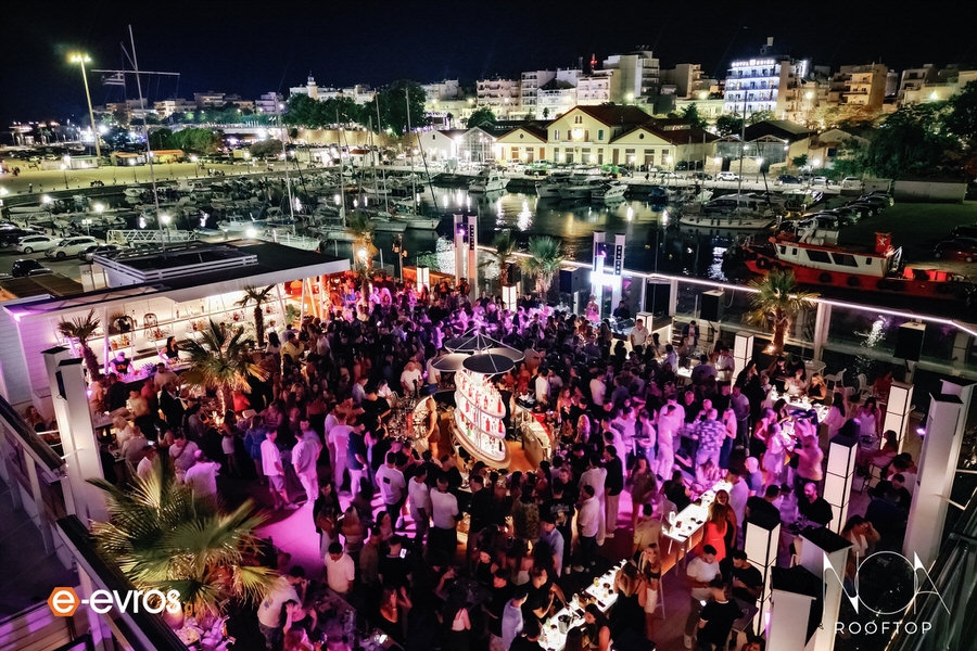Η Έλενα Κώνστα ξεσήκωσε το NOA Rooftop με ένα εκρηκτικό DJ set Η Έλενα Κώνστα ξεσήκωσε το NOA Rooftop με ένα εκρηκτικό DJ set