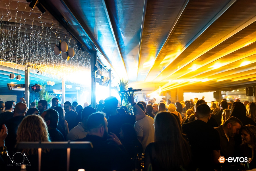 Μια μαγική βραδιά έζησε η Αλεξανδρούπολη στο NOA με τον Χρήστο Μενιδιάτη Μια μαγική βραδιά έζησε η Αλεξανδρούπολη στο NOA με τον Χρήστο Μενιδιάτη